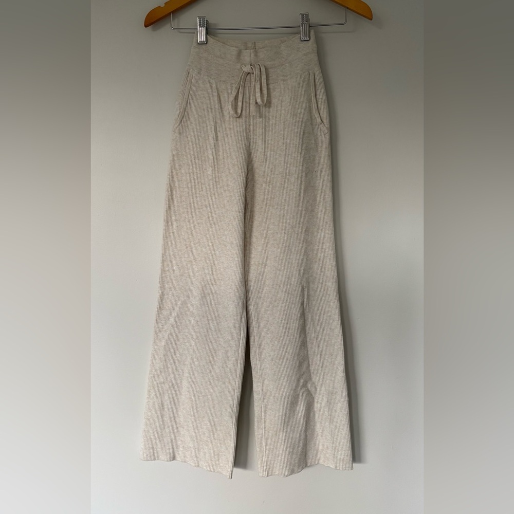 TWO Uniqlo WASHABLE KNIT RIBBED PANTS in Cream and Light Sage - Picture 7 of 13